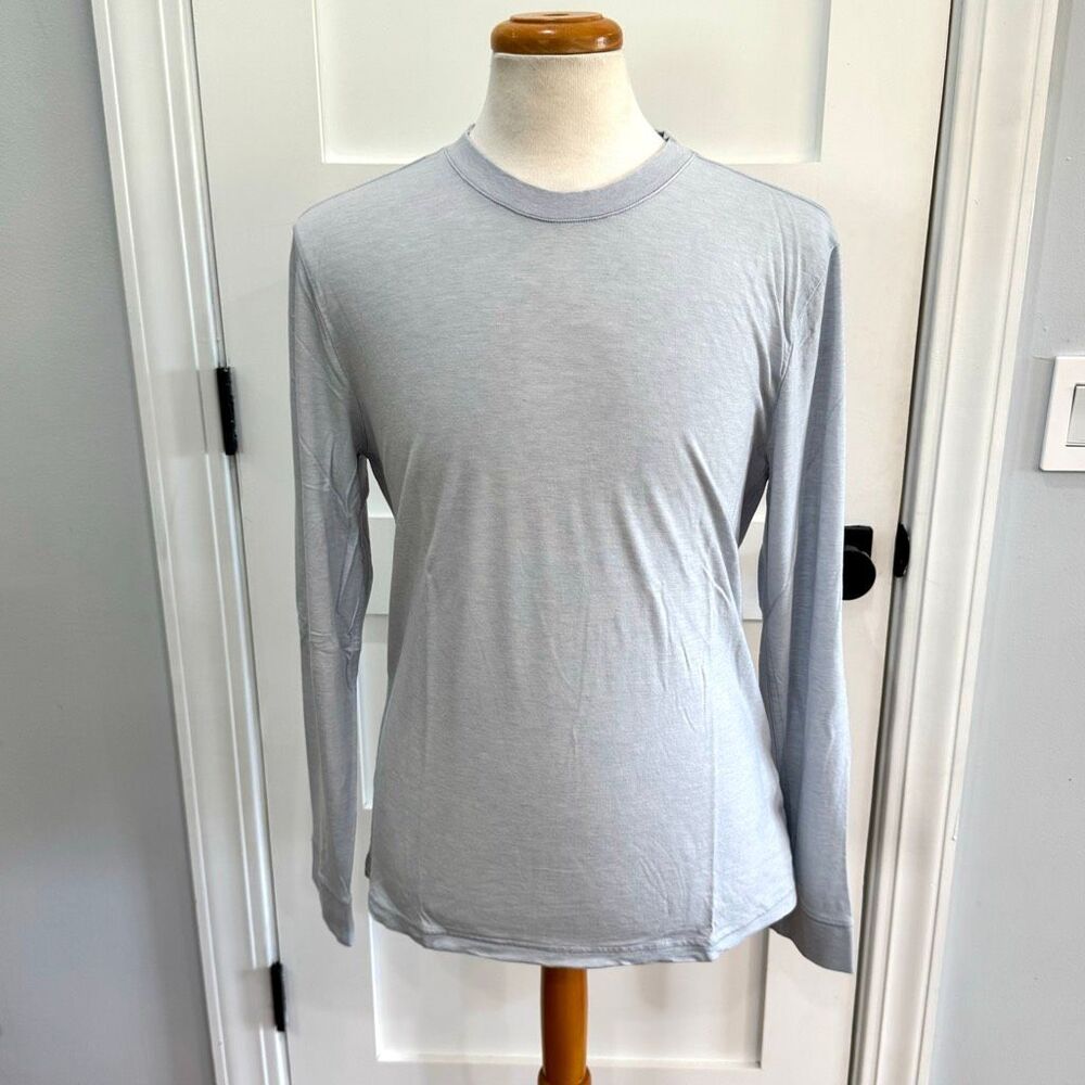 Allbirds TriniXO Long sleeve Tee Shirt. Light gray. Size Large.